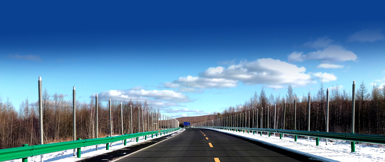 2002年至今，這種神奇的熱棒已經(jīng)在全國(guó)多個(gè)凍土地區(qū)，累計(jì)約為200千米鐵路、100千米公路、400千米石油運(yùn)輸管線等不同領(lǐng)域凍土工程保駕護(hù)航。